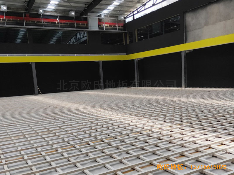 南陽驕陽體育籃球俱樂部運動地板施工案例0