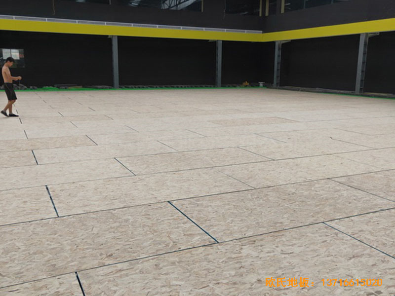 南陽驕陽體育籃球俱樂部運動地板施工案例1