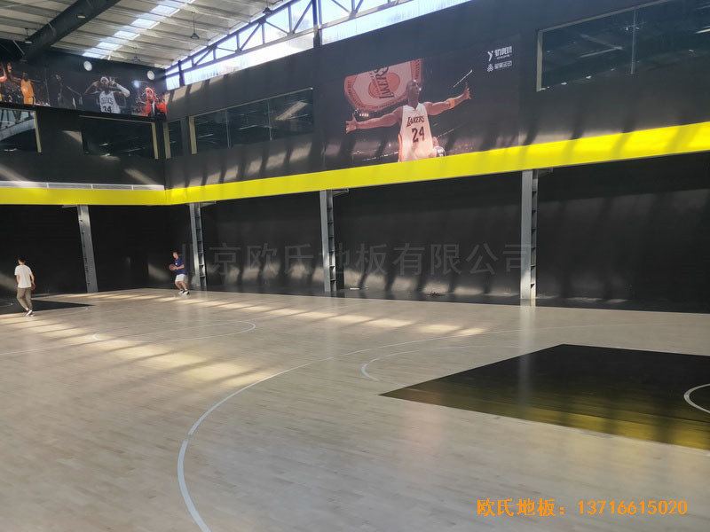 南陽驕陽體育籃球俱樂部運動地板施工案例4