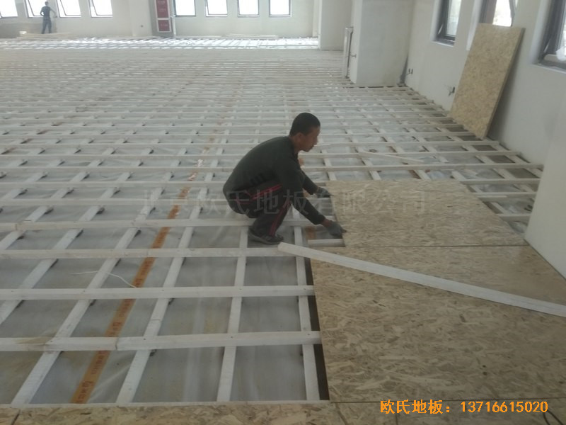 山東濟南唐冶城籃球館運動木地板施工案例2
