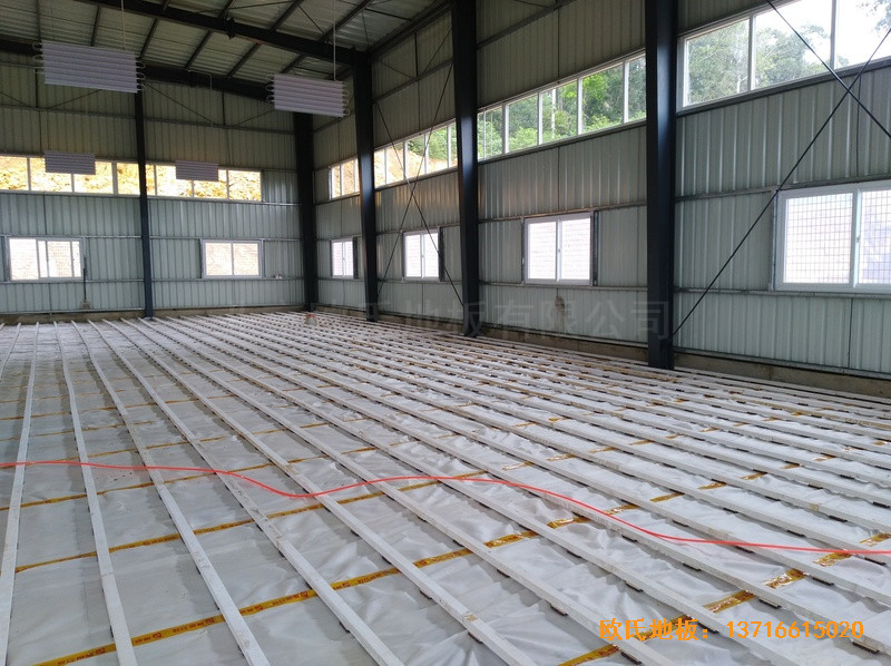 巴布亞新幾內亞羽毛球館體育地板鋪設案例0