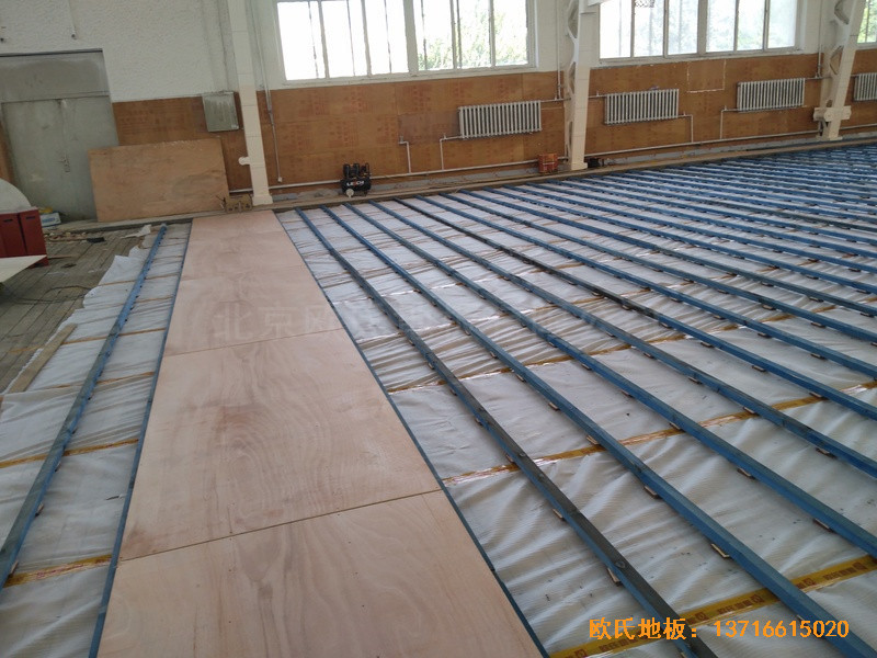 內蒙古呼和浩特賽罕區師范大學體育學院訓練館體育木地板安裝案例1