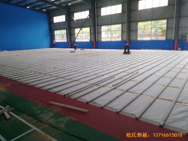 江蘇江陰市榜樣體育俱樂部體育地板鋪設案例1
