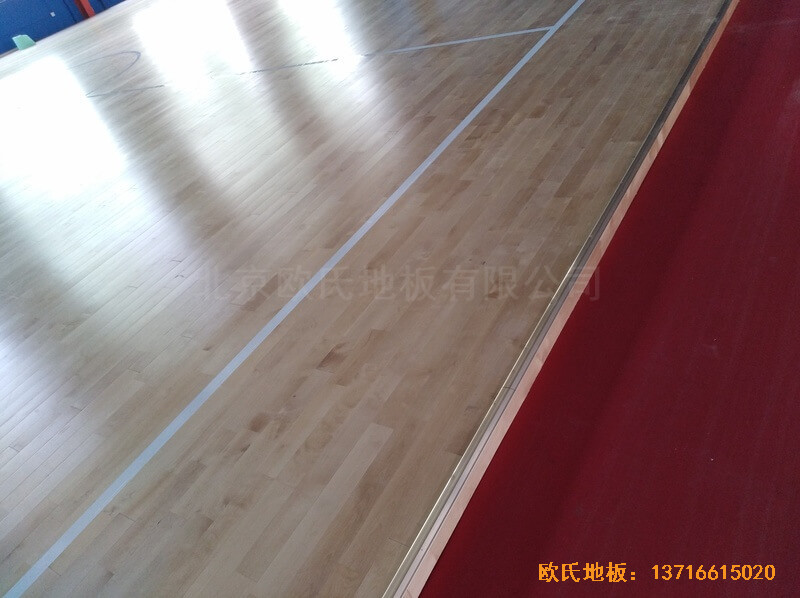 江蘇江陰市榜樣體育俱樂部體育地板鋪設案例5
