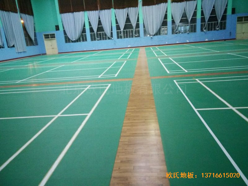 江蘇科技大學羽毛球館運動木地板安裝案例1