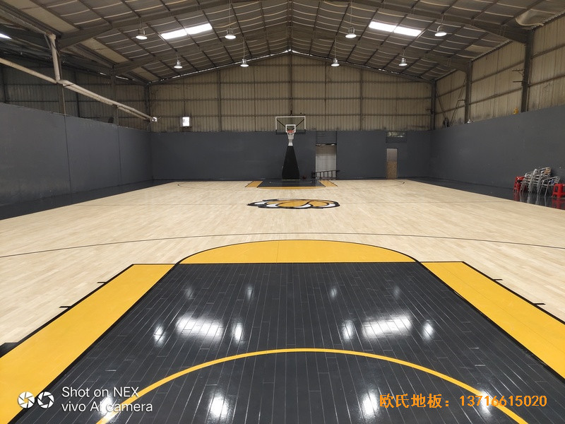 泉州僑鄉壹噸籃球場運動地板鋪裝案例0