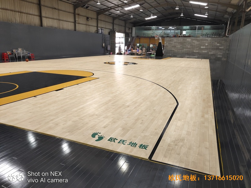 泉州僑鄉壹噸籃球場運動地板鋪裝案例2