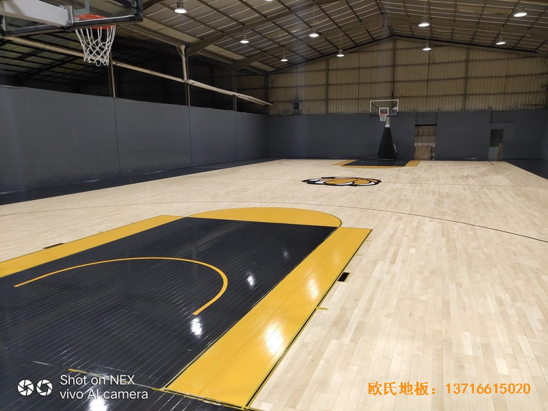 泉州僑鄉壹噸籃球場運動地板鋪裝案例4