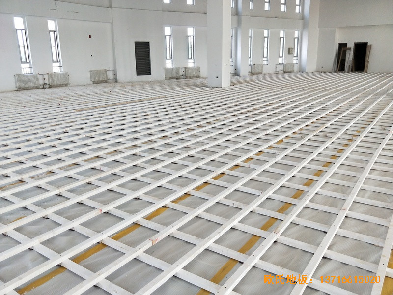 北京房山長陽小學籃球訓練館體育木地板施工案例0
