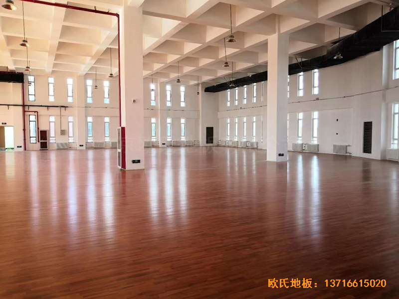 北京房山長陽小學籃球訓練館體育木地板施工案例1