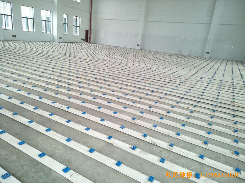 江蘇泰州市泰興濟川小學籃球館運動地板鋪裝案例1