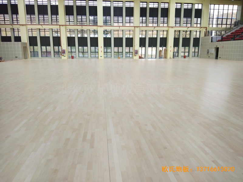 云南滇西技術大學總部籃球館運動地板施工案例2