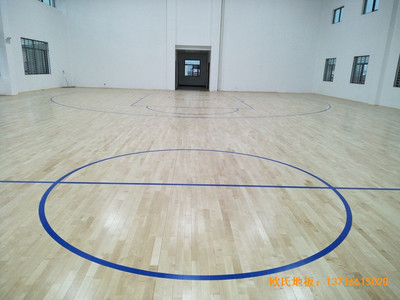 湖北鄢家河三組籃球館體育地板鋪裝案例
